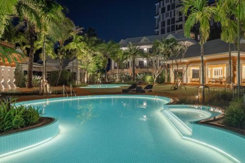 Luxurious Coastal Living at The Point Phuket